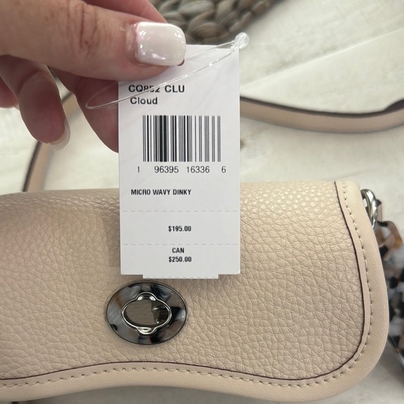 Coach Coachtopia Micro Wavy Dinky Crossbody Bag NWT Cloud - Picture 10 of 12